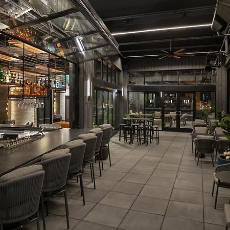 Ac Hotel By Marriott St. Louis Clayton Bagian luar foto