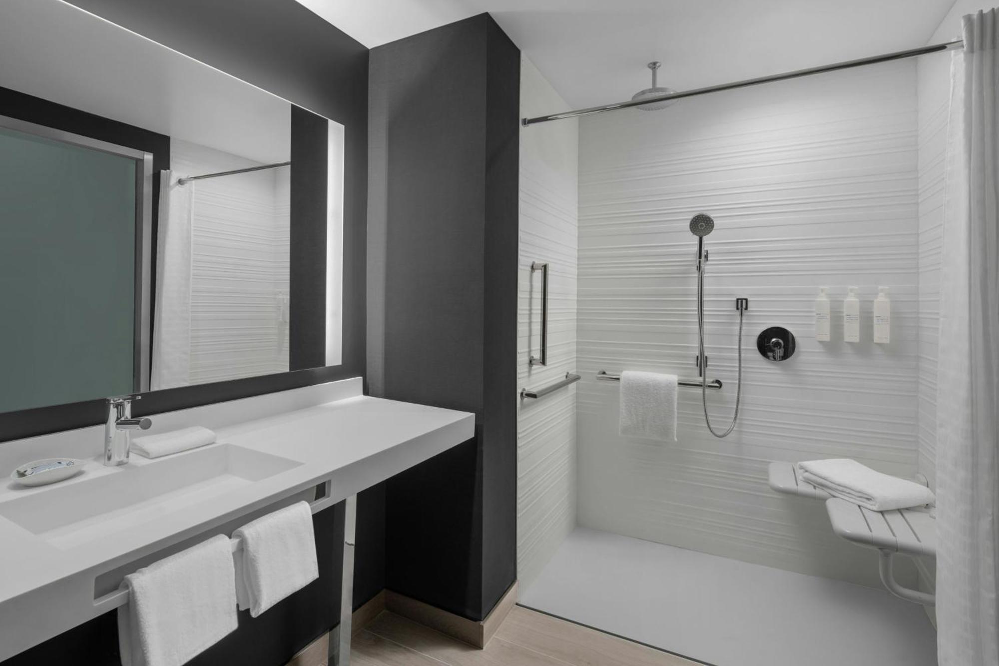 Ac Hotel By Marriott St. Louis Clayton Bagian luar foto